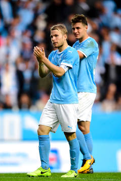 Malmö FFs Oscar Lewicki och Mattias Svanberg deppar