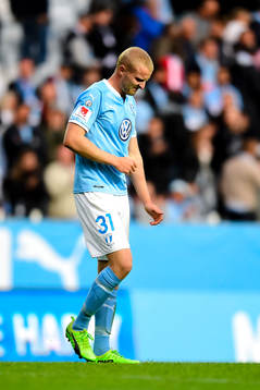 Malmö FFs Franz Brorsson och Anton Tinnerholm deppar