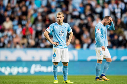 Malmö FFs Oscar Lewicki deppar