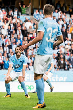 Malmö FFs Magnus Wolff Eikrem reagerar