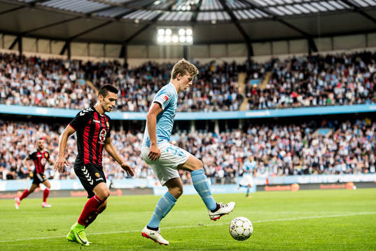 Malmö FFs Teddy Bergqvist och Vardars Nikola Gligorov