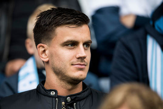 Malmö FFs Alexander Jeremejeff på läktaren