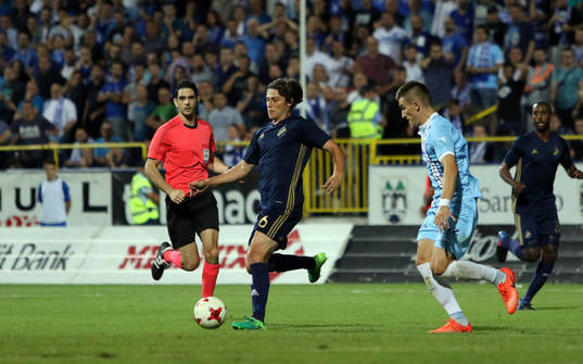s Simon Thern