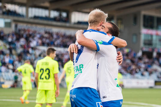 Norrköpings Sebastian Andersson gör 1-0 och jublar med