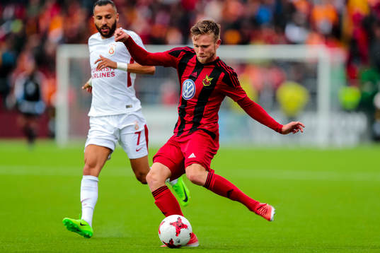 Östersunds Dennis Widgren och Galatasarays Yasin Özetkin