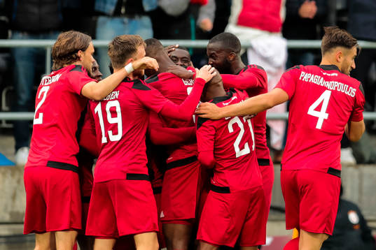 Östersunds Saman Ghoddos jublar