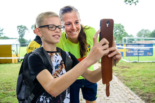 Bläddra bland fler bilder av Fotboll, EM, Dam, Sverige, Träning
