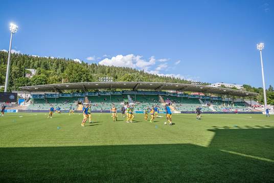 Halmstads spelare värmer upp