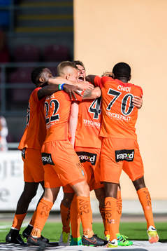 AFC Eskilstunas spelare jublar