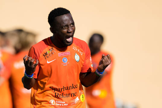AFC Eskilstunas Buya Turay jublar