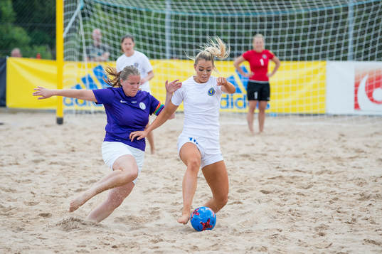 Vetlanda United IFs Emelie Desrochers Karlsson i kamp om