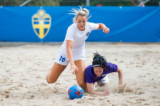 Vetlanda United IFs Emelie Desrochers Karlsson i kamp om