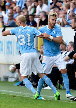 Malmö FFs Franz Brorsson kommer in på plan