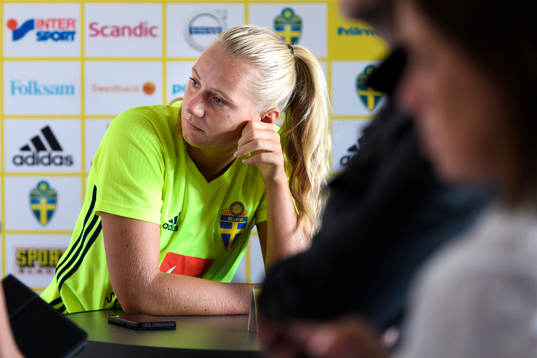 Stina Blackstenius innan en träning med det svenska