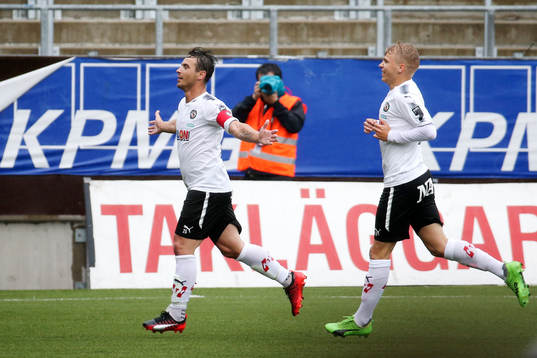 Örebros Nordin Gerzic jublar