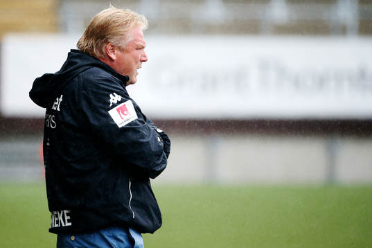 IFK Göteborgs tränare Jörgen Lennartsson deppar