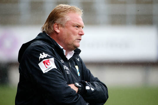 IFK Göteborgs tränare Jörgen Lennartsson deppar