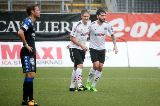IFK Göteborgs Emil Salomonsson deppar medan Örebros Nahir
