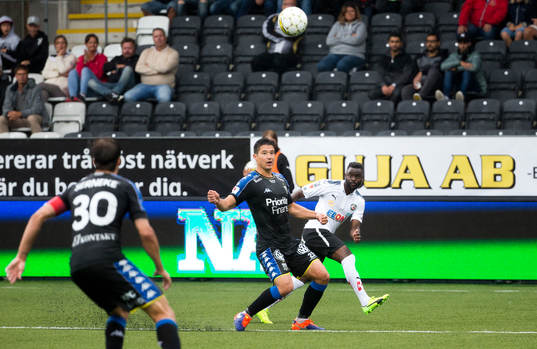 IFK Göteborgs David Boo Wiklander och Örebros Maic Sema