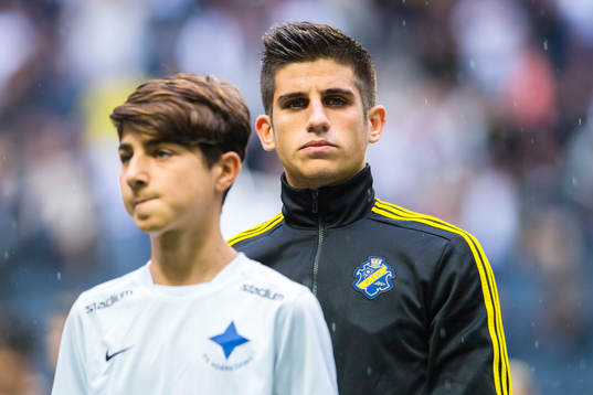 s Nicolas Marcelo Stefanelli före  fotbollsmatchen i