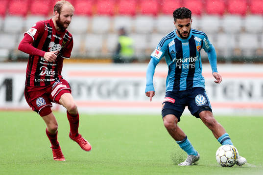 Östersunds Curtis Edwards och Djurgårdens Othman El Kabir