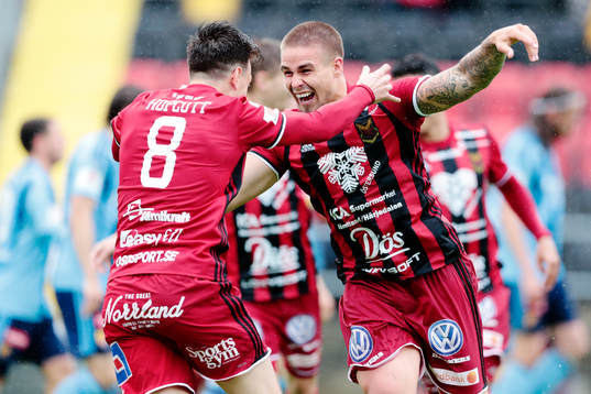 Östersunds Jamie Hopcutt jublar