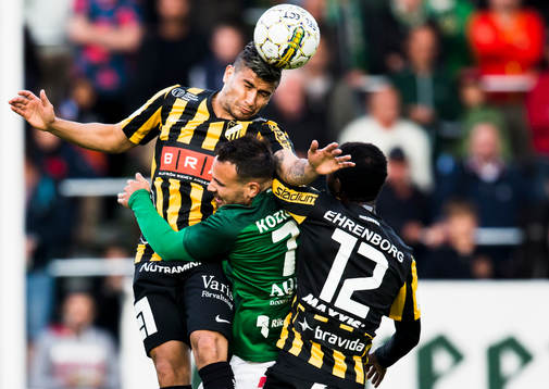 Häckens Paulinho och Mohammed Abubakari (h)