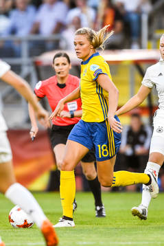 Sveriges Fridolina Rolfö i fotbollsmatchen mellan Tyskland