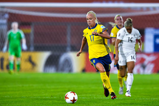 Sveriges Caroline Seger i fotbollsmatchen mellan Tyskland