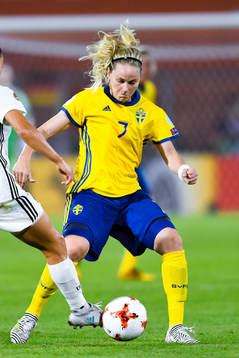 Sveriges Lisa Dahlkvist  i fotbollsmatchen mellan Tyskland