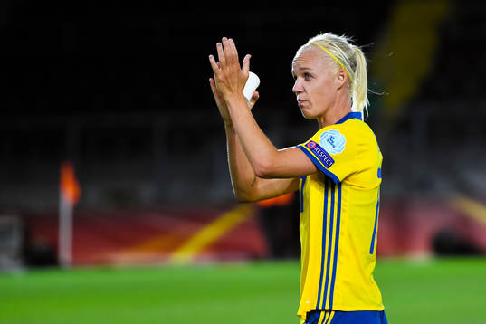 Sveriges Caroline Seger  tackar publiken
