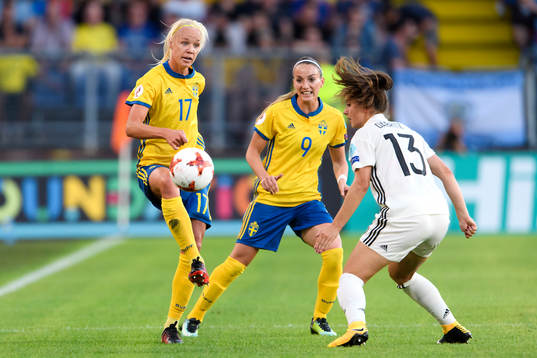 Sveriges Caroline Seger i fotbollsmatchen mellan Tyskland