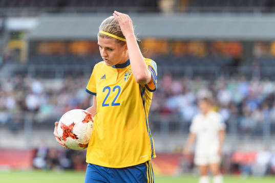 Sveriges Olivia Schough i fotbollsmatchen mellan Tyskland