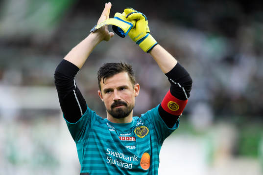 Elfsborgs målvakt Kevin Stuhr Ellegaard jublar