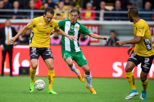 Elfsborgs Viktor Prodell och Hammarbys Arnór Smárason