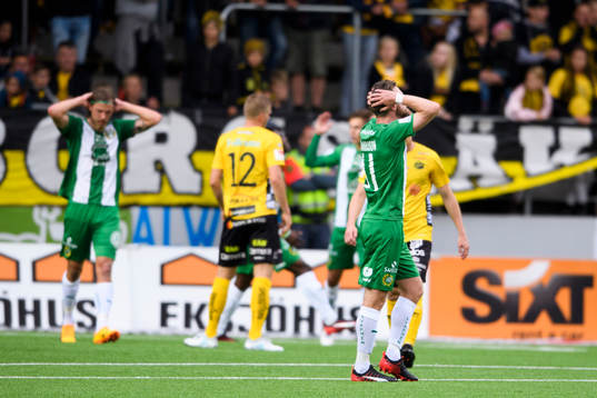 Hammarbys Arnór Smárason och Björn Paulsen deppar