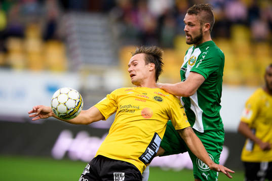Elfsborgs Viktor Prodell och Hammarbys Mads Fenger Nielsen