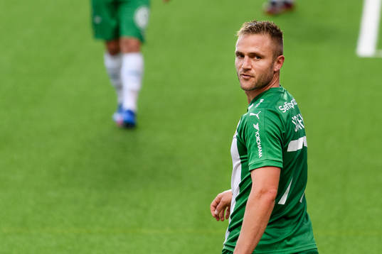 Hammarbys Mats Solheim reagerar på ett domslut