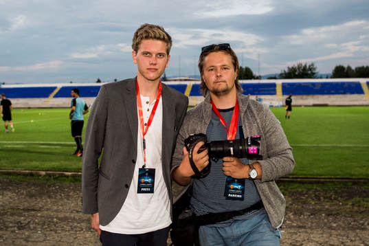 Sydsvenskans reporter Johan Åkesson och Bildbyråns