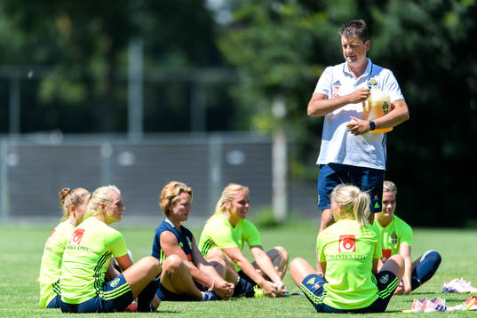 Läkare Mats Börjesson på en träning med det svenska