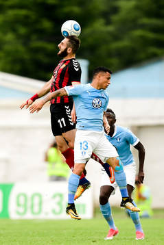 Vardars Tigran Basregjan och Malmö FFs Yoshimar Yotún