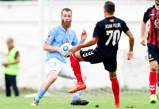 Malmö FFs Jo Inge Berget och Vardars Huan Felipe Ribeiro