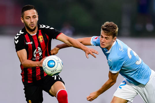 Vardars Vladica Brdarovski och Malmö FFs Mattias Svanberg