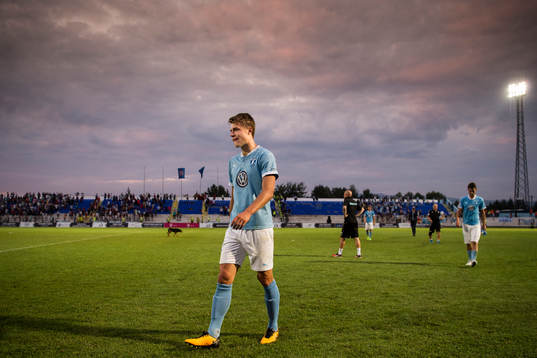 Malmö FFs Mattias Svanberg deppar när han lämnar planen