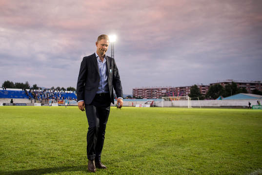 Malmö FFs tränare Magnus Pehrsson deppar när han lämnar