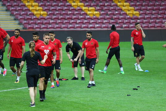 Östersunds Brwa Nouri och lagkamrater