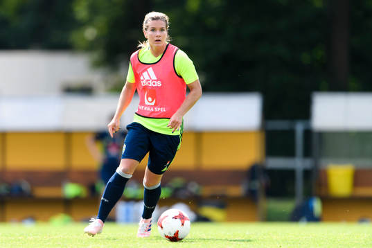 Hanna Folkesson på en träning med det svenska landslaget