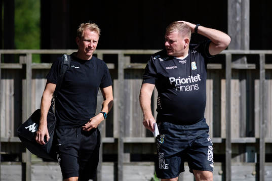 Sjukgymnast Fredrik Larsson och tränare Alf Westerberg