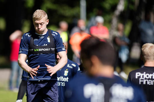 Henrik Björdal hoppar