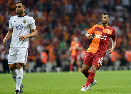 Östersunds Sotirios Papagiannopoulus och Galatasarays